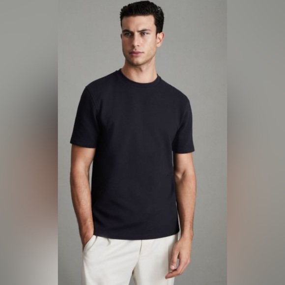 Reiss Short Sleeve Textured Shirt
Color: Navy - Picture 1 of 3